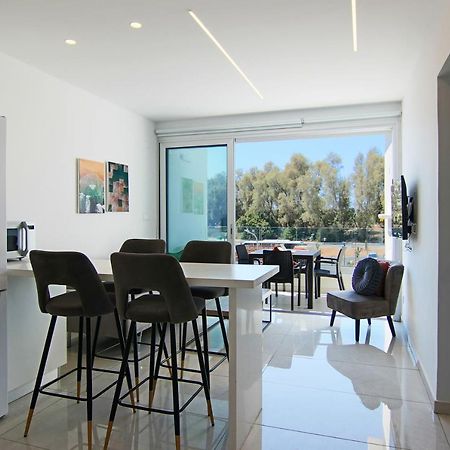 Phaedrus Living - Seaside Executive Flat Harbour 203 Appartement Paphos Buitenkant foto