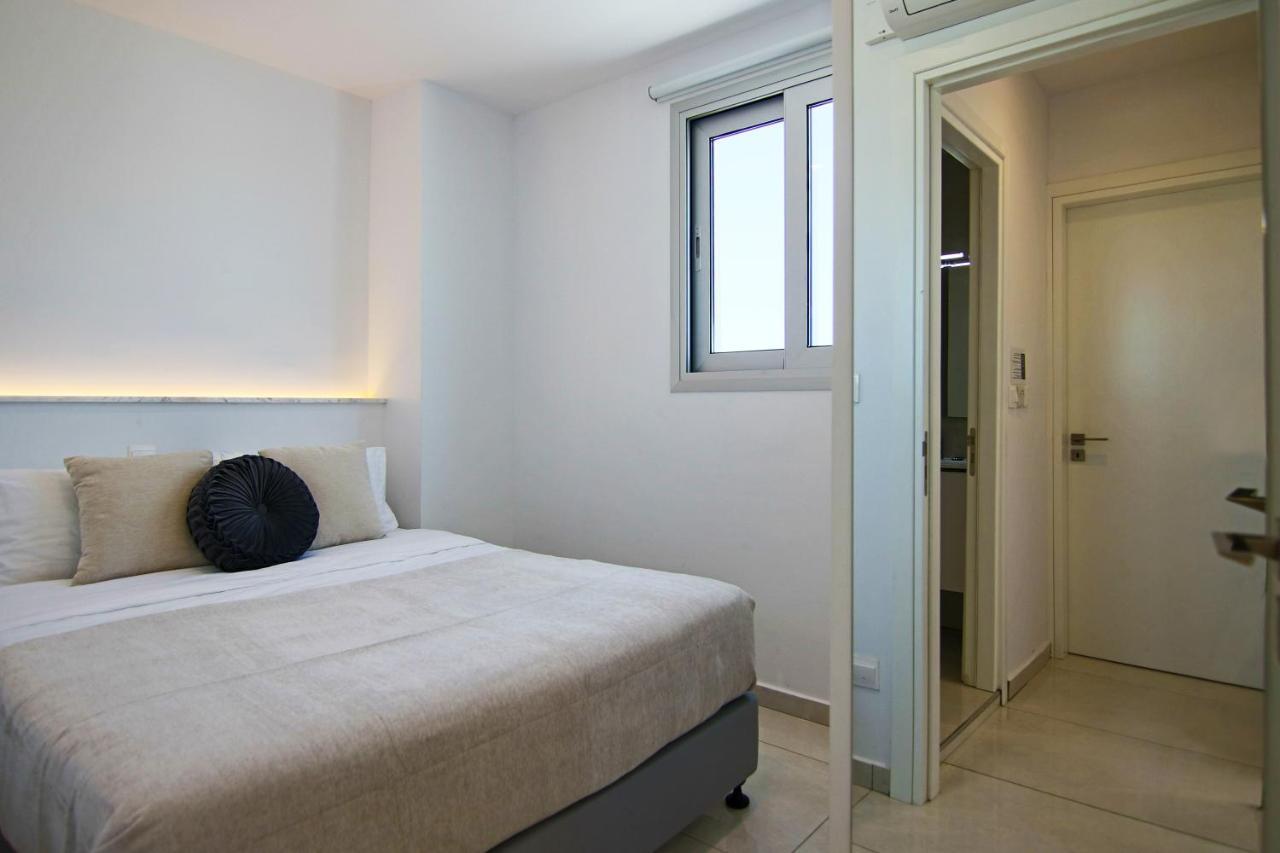 Phaedrus Living - Seaside Executive Flat Harbour 203 Appartement Paphos Buitenkant foto