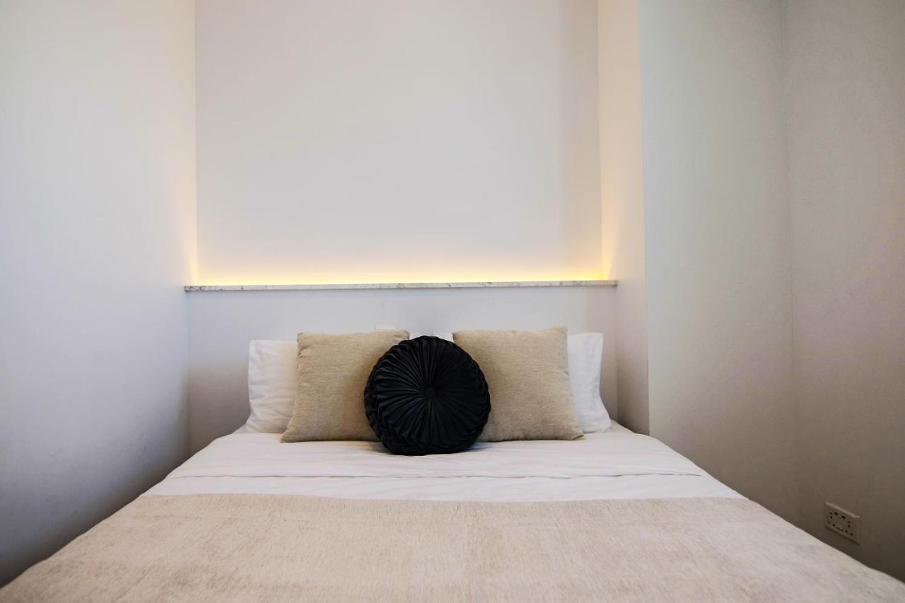 Phaedrus Living - Seaside Executive Flat Harbour 203 Appartement Paphos Buitenkant foto