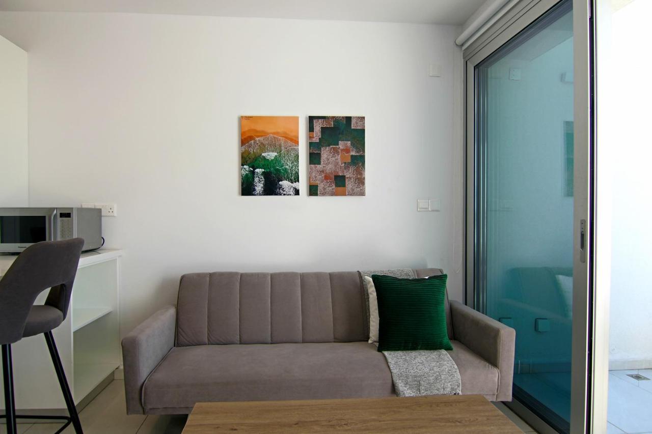 Phaedrus Living - Seaside Executive Flat Harbour 203 Appartement Paphos Buitenkant foto