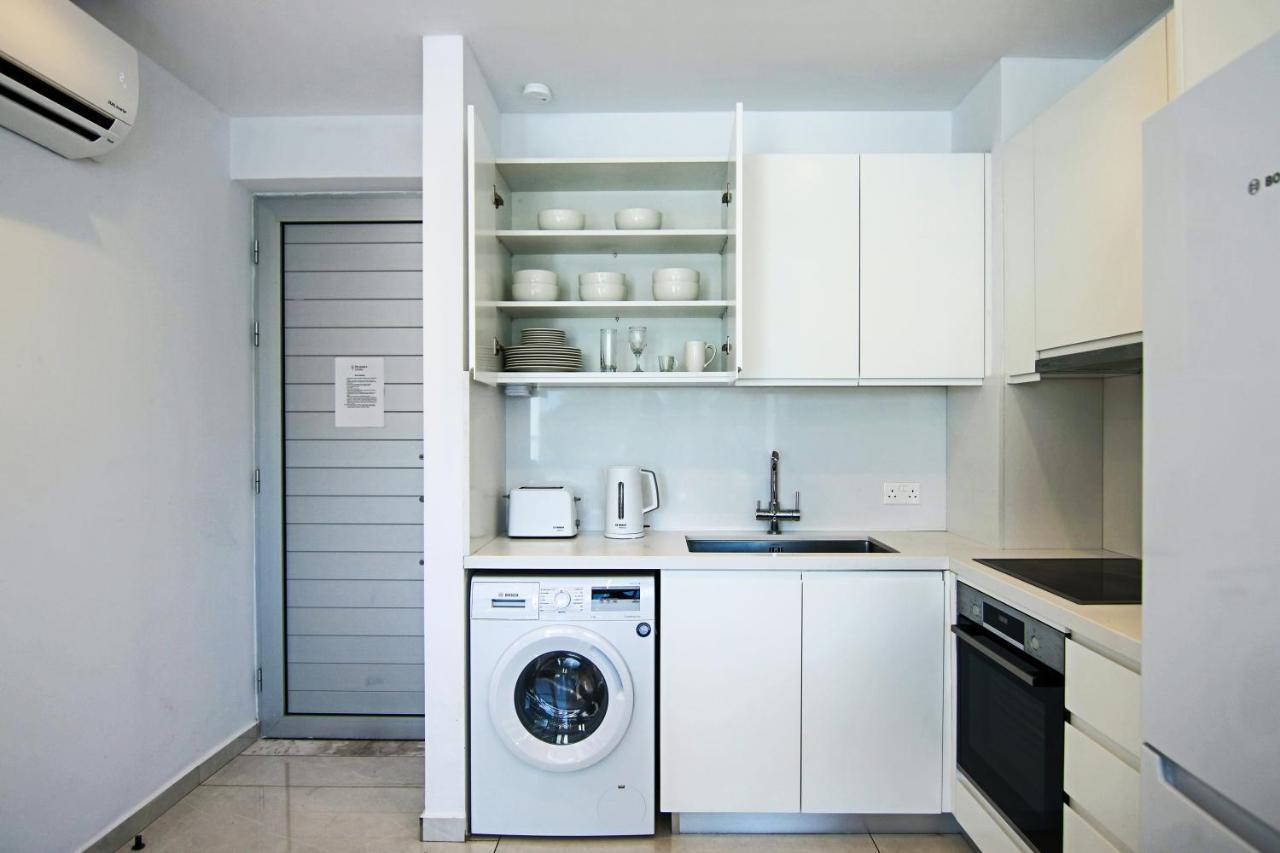 Phaedrus Living - Seaside Executive Flat Harbour 203 Appartement Paphos Buitenkant foto